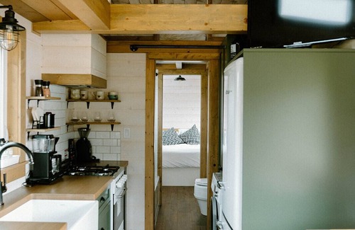 Armstrong Cabine | Ogre Acres Tiny Home - North Okanagan