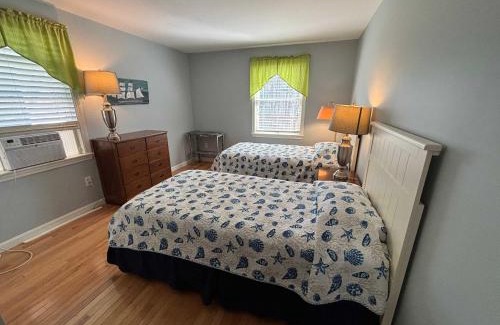 Ogunquit Maison | Ogunquit Beach Town Rental - Walk to town with your family and Fur baby