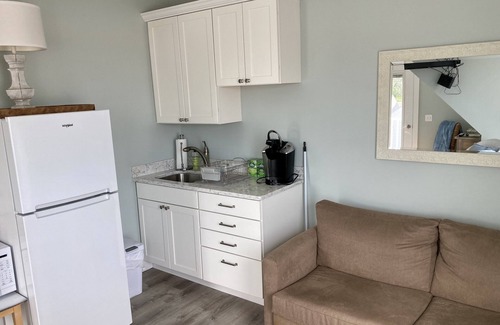 Ogunquit Copropriété | Ogunquit ocean front 1BR/1BA with deck, short walk to beach + center of town