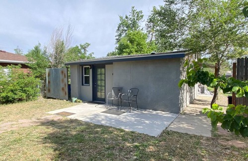East Gate Maison | Central location, close to Mountains & Denver, Full Kitchen, near Red Rocks