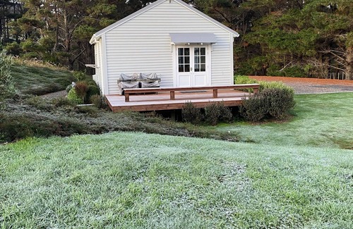 Wellington Cottage | Ohariu Farm Cottage -Wellington Couples or Singles