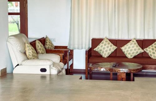 Denkanikota Maison | Ohstayz Pride Rock - Mountainview Jacuzzi Villa in Bangalore