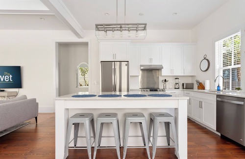 Westside Maison | Oikos - 19 Bedrooms in Downtown Charleston