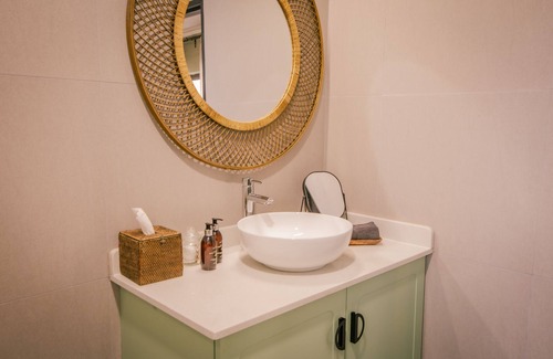 Windhoek Cabine | Okapuka Safari Lodge