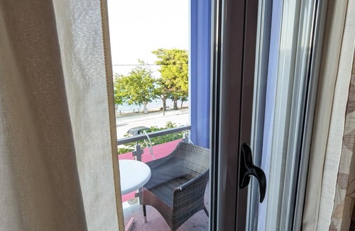 Kamena Vourla Appartement | Okeania Seafront Rooms in Kamena Vourla