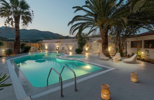 Koutsouras Appartement | Vrbo Property