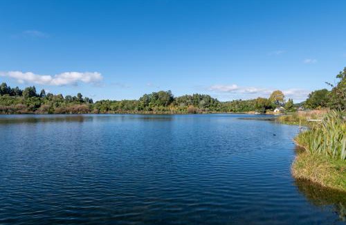 Okere Falls Maison | Okere Retreat - Lake Rotoiti Getaway