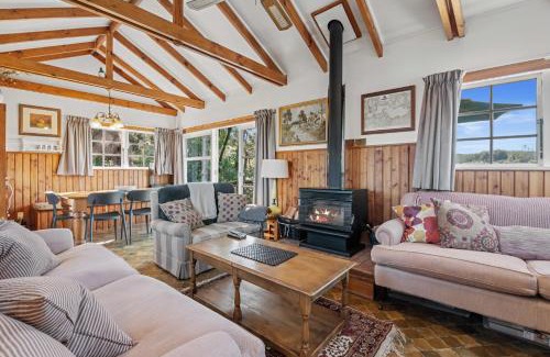 Okere Falls Maison | Okere Retreat - Lake Rotoiti Getaway