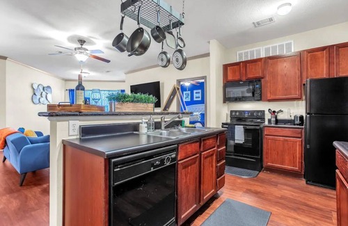 Downtown Oklahoma City Appartement | Oklahoma City "Oasis"🤩 *Pool*Cabanas*Firepit 😃