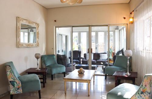Emalahleni Maison | Okuhlekwethu Guesthouse