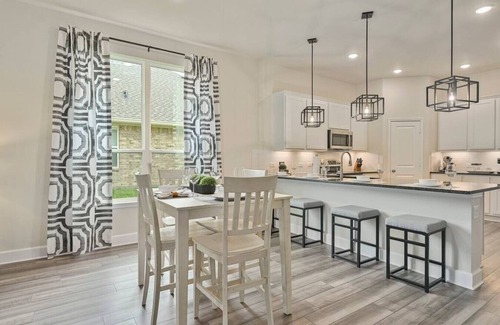 College Station Maison | Ol’ Army Escape ~ Beautiful & Spacious Retreat in Aggieland!