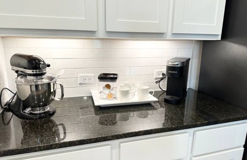 College Station Maison | Ol’ Army Escape ~ Beautiful & Spacious Retreat in Aggieland!