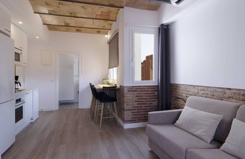 Sants-Badal Appartement | OLA LIVING CALID 2 SPOTIFY