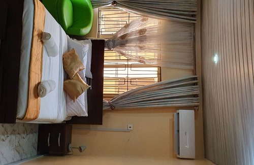 Mushin Maison | OLAXY3 Modern & Cosy En Suite Rooms.3 Taofik Abolaji Street. Ilasa Mushin Lagos