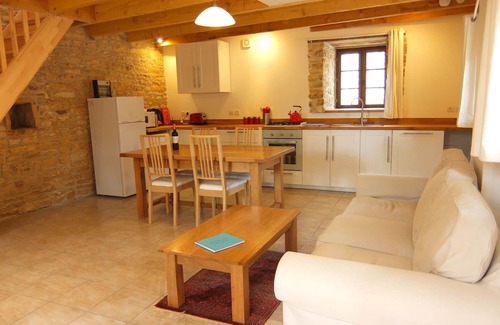 La Chevrerie Cottage | Old Atelier Gite: 4-Étoiles, Ancienne Pierre, Rénové, Jardin Privé, Wifi Gratuit
