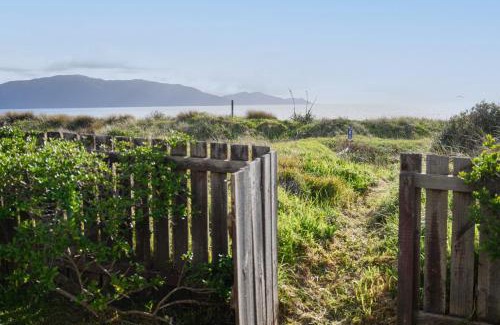 Waikanae Maison | Old Beach Pods, Te Moana