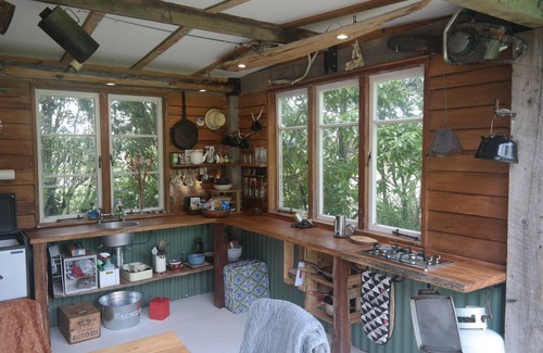 Rerewhakaaitu Cabine | Old Brett Rd Hut