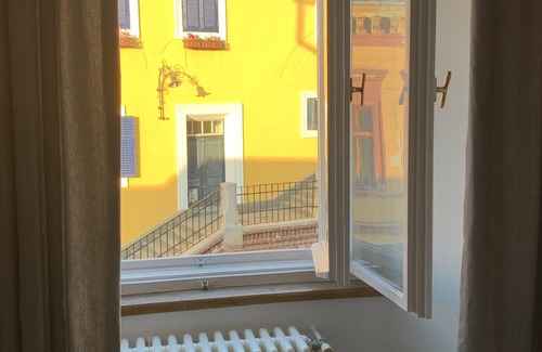 Historic Center Appartement | Old building apartment in the pedestrian zone