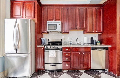Union City Appartement | Old Charm, Modern Comfort: 5 min to NYC, BBQ
