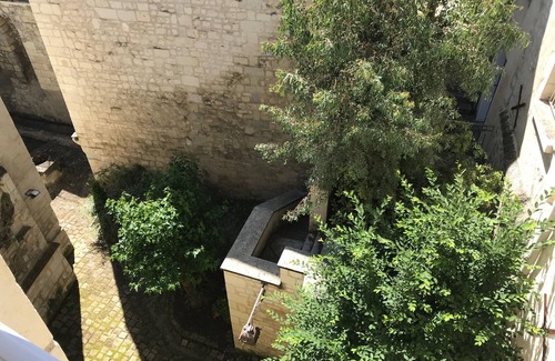Chinon Appartement | OLD CHINON CHARMING APARTMENT 70 M2 REDONE
