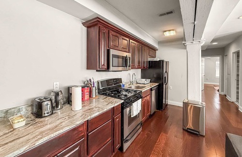 Old City Appartement | Old City Gem | Chic 2BR Retreat with Modern Comfort