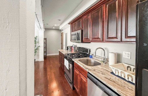 Old City Appartement | Old City Gem | Chic 2BR Retreat with Modern Comfort