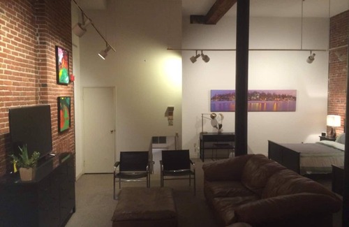 Center City East Copropriété | Old City - Spacious Bii-Level Loft