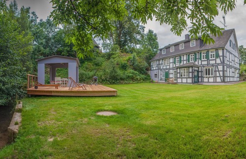 Oberschledorn Maison | Ancienne maison à colombages d'un ancien moulin à eau, jardin de 600 m²