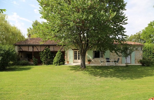 Montpezat Maison | Maison ancienne, charme et calme assuré. Pour huit personnes