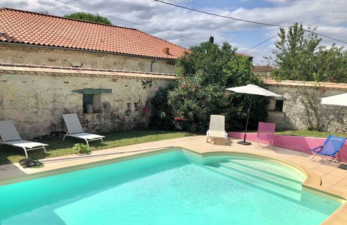 Montpezat Maison | Maison ancienne, charme et calme assuré. Pour huit personnes