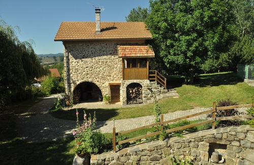 Sigoyer Maison | Maison ancienne restaurée au piémont de Céüze à Sigoyer . Le gîte est classé .