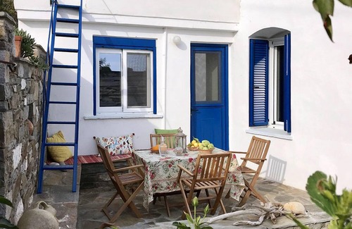 Ikaria Maison | Ancienne maison en pierre d'Ikarian en bord de mer, magnifiquement restaurée, avec toutes les commodités