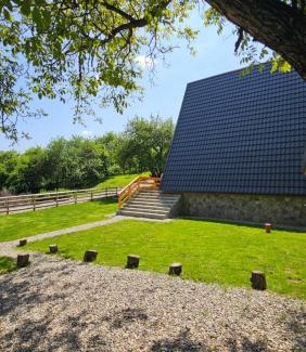 Tesila Chalet De Ski | Old Nut Cabin