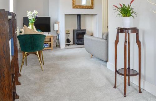 Cotehill Maison | Old Reading Room