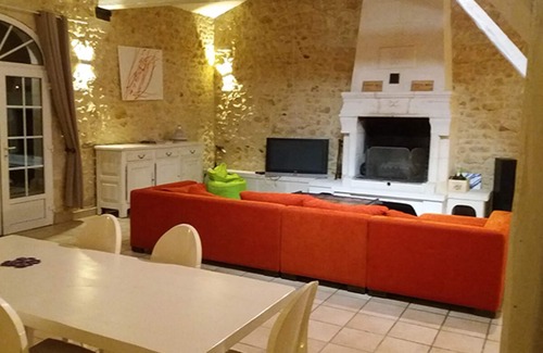 Gaillan-en-Medoc Maison | Ancien chai restauré
