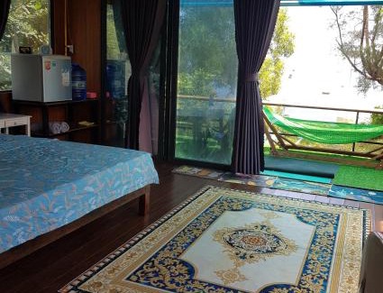 Ham Ninh Maison | Old Sailor's Sunrise Beach Front House
