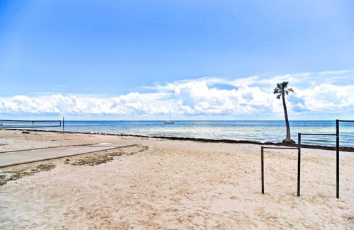 Historic Uptown Maison | Old St Pete Bungalow - Downtown 1 Mi, Beach 8 Mi!