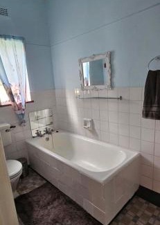Kareedouw Maison | Old station house