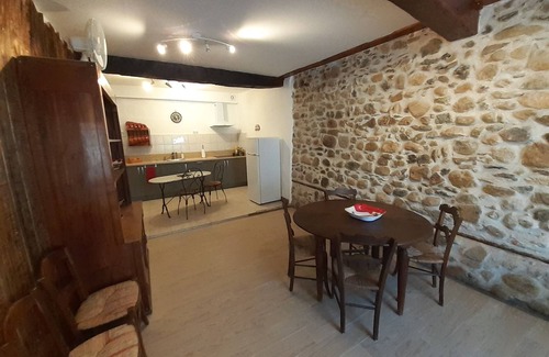 Quillan Maison | old stone village house