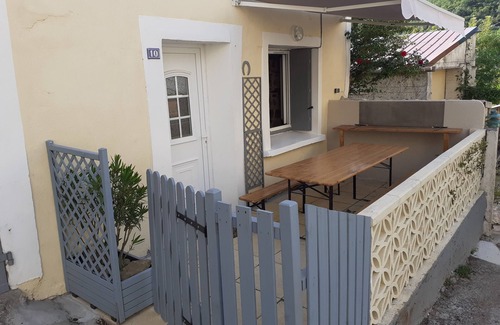 Quillan Maison | old stone village house