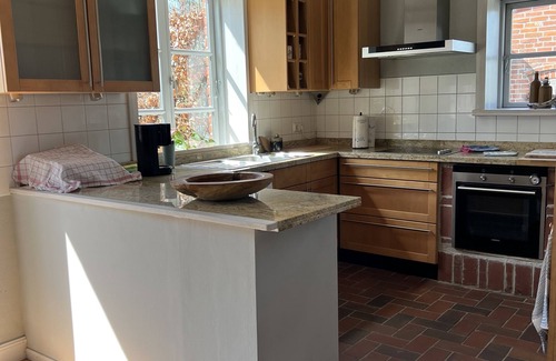 Bad Kleinen Autre | Old thatched coach house for up to 5 people.
