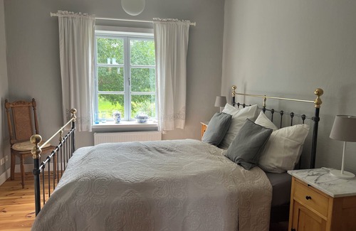 Bad Kleinen Autre | Old thatched coach house for up to 5 people.
