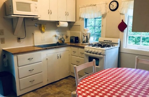 Gilmanton IW Cottage | Annulation de dernière minute! réduction de 20. Arrivée le 3 août