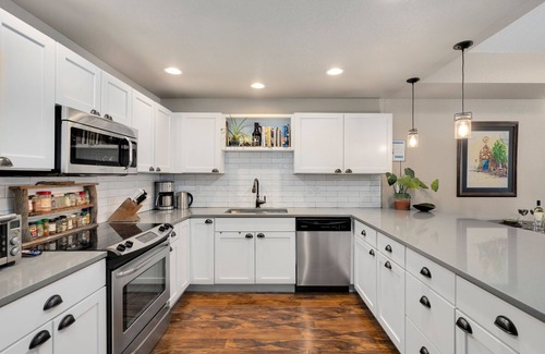 Fort Collins Maison | Old Town Escape w/ King Bed, Dog-Friendly