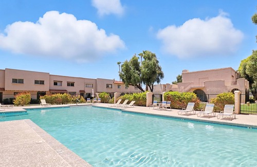 Security Acres Maison | Old Town, Pool, Private Patio, Golf, Traveling Professionals