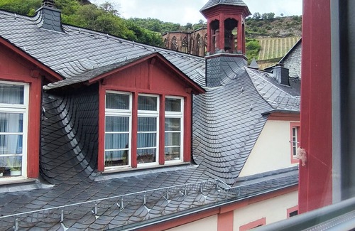 Mainz-Bingen Appartement | Old Town Quarter - Up to 4 or up to 16 Guests- Medieval Charm with Castle View