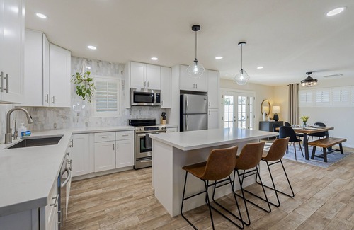 Papago Parkway Maison | Old Town Retreat Luxe Pool & Outdoor Space for Relaxing Getaways