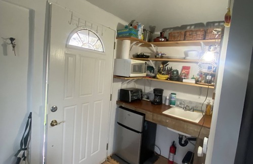 Carnation Appartement | Old Town Tiny Studio Cottage near Pacific University and Wine Country