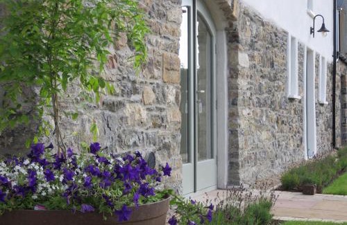 Woodford Maison | Old Village Barn