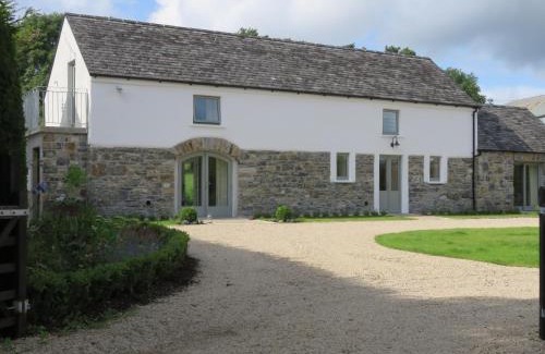 Woodford Maison | Old Village Barn